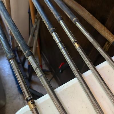 ODYSSEY WHITE HOT, TITLEIST & PING CLUBS AS PICTURED 6 PC