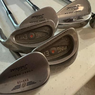 ODYSSEY WHITE HOT, TITLEIST & PING CLUBS AS PICTURED 6 PC