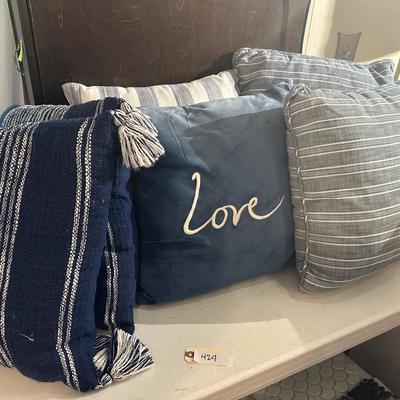 6 BLUE PILLOWS