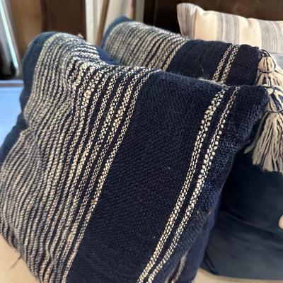 6 BLUE PILLOWS