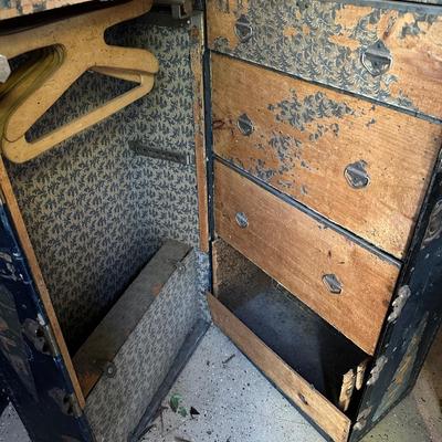 ANTIQUE TRAVEL WARDROBE TRUNK 40X22X21 MISSING ONE DRAWER