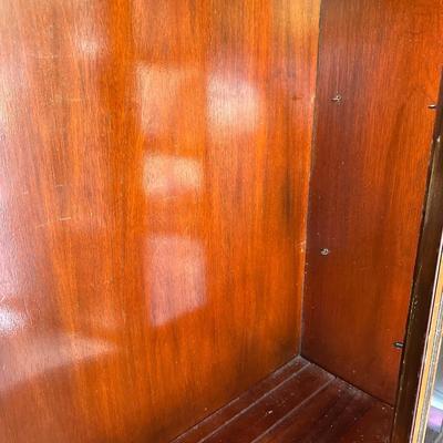 CHINA CABINET MAHOGANY FINISH IS IN POOR CONDITION 42X1X669