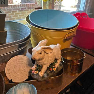 BEVERAGE TUBS, PLANTERS, PLASTIC TUB LOT
