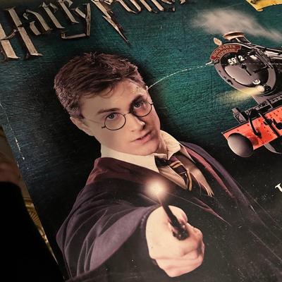 HARRY POTTER HOGWARTS EXPRESS TRAIN SET BY LIONEL O GAUGE