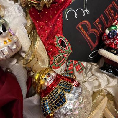 BUILD A BEAR CHRISTMAS BEAR LOT
