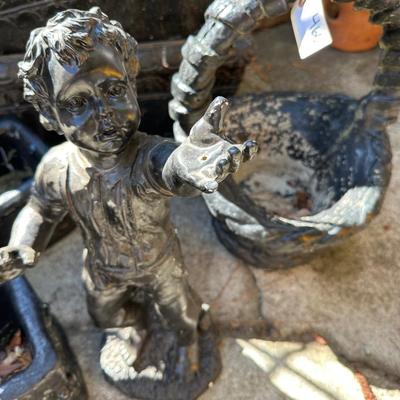 PLASTIC, CEMENT GARDEN DÉCOR LOT