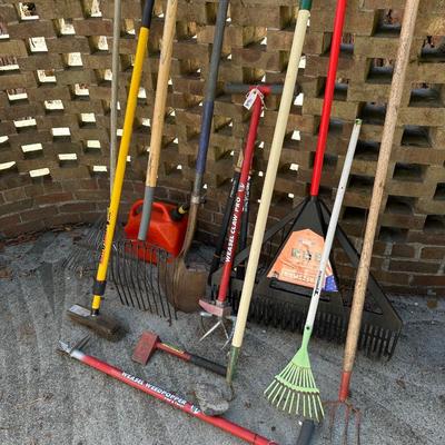 GARDEN TOOLS AS PICTURED