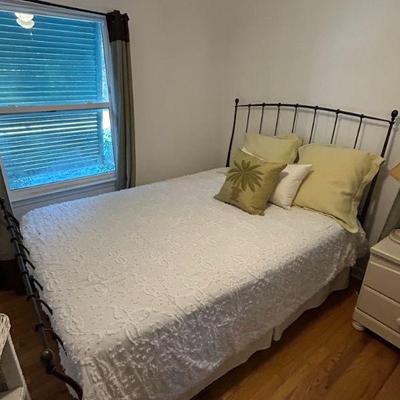Solid iron queen bed 