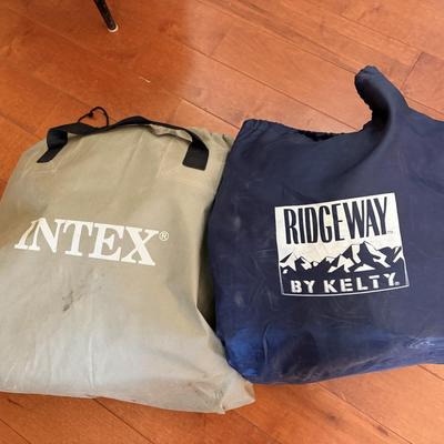 Kelty, Intex Air Mattresses w/ Integrated Pumps & Carry Bags (B3-ES)