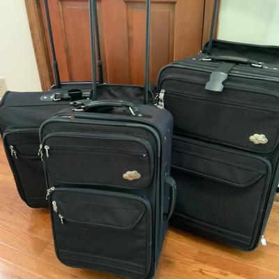 Lot of 3 Piece Skyway Luggage on Wheels