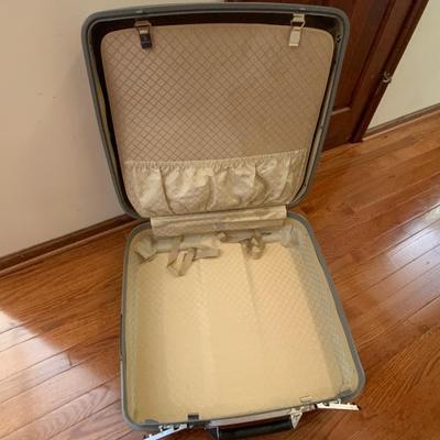 Hard sided Samsonite Luggage 23x22 on wheels