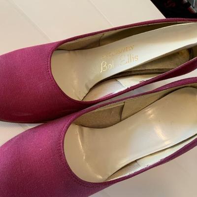 Lot of 2 Pair of vintage shoes sizes 4 1/2 and 5. Pink and red