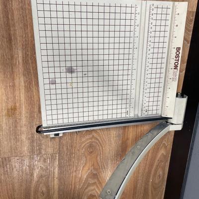Boston 2612 paper cutter