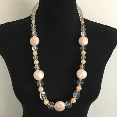 Super cute vintage statement beaded necklace