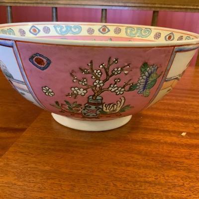 Antique Chinese Qing Dynasty CA 1050 Deep Famille Rose Bowl Figural & Flowers
