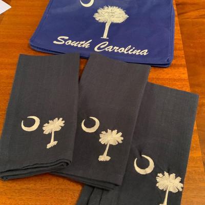 Lot of South Carolina items icludes 3 napkins