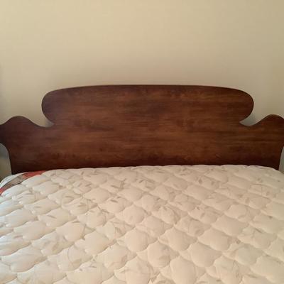 Full size bed 48"headboard 23"footboard