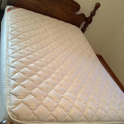 Full size bed 48"headboard 23"footboard