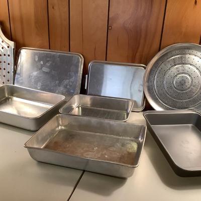 Aluminum with lids bake/cook lot