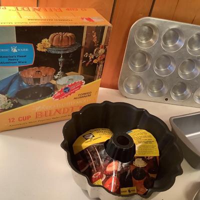 Bake lot with Bundt
