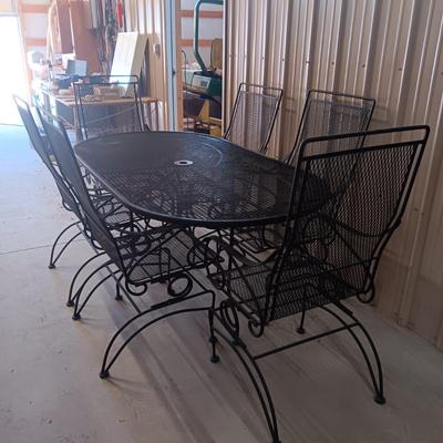 QUALITY WROUGHT IRON MESH PATIO TABLE W/6 ROCKING IRON CHAIRS