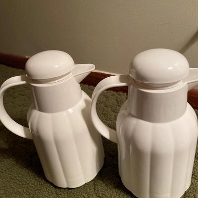 Coffee carafes & 7 new Anchor Hocking vintage mugs