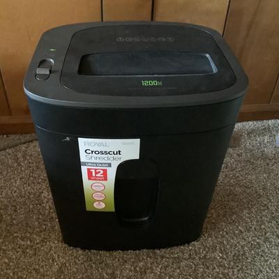 Royal crosscut shredder