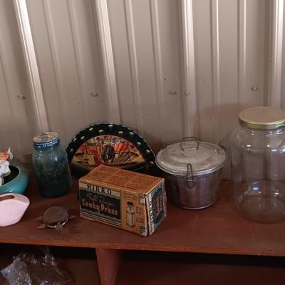 MISC VINTAGE HOUSEHOLD ITEMS