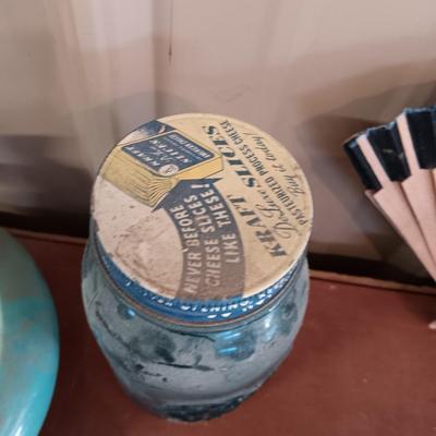 MISC VINTAGE HOUSEHOLD ITEMS