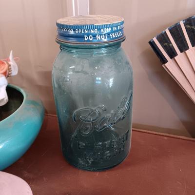 MISC VINTAGE HOUSEHOLD ITEMS