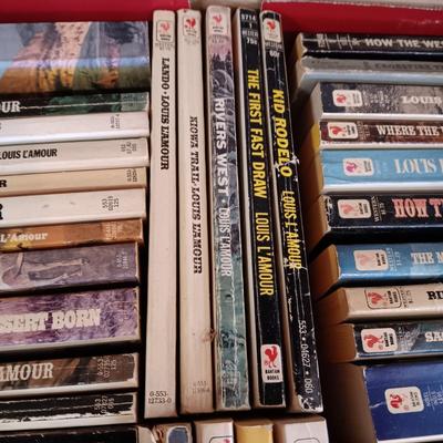 LOUIS L'AMOUR SOFTBACK NOVELS (1)