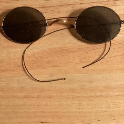 Small items; glasses, matches, jacks and more
