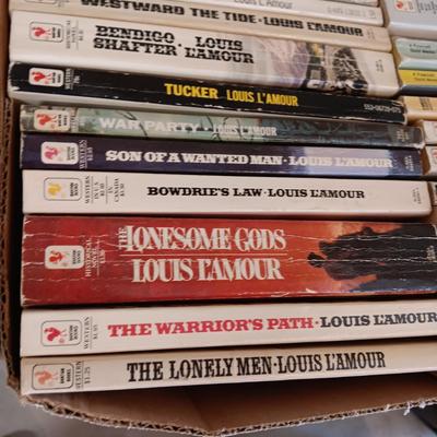 LOUIS L'AMOUR SOFTBACK NOVELS (2)