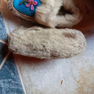 CHILD'S FUR AND LEATHER MOCCASINS, BEADED NECKLACE AND PEN, DREAM CATCHER AND BRASS BOWL