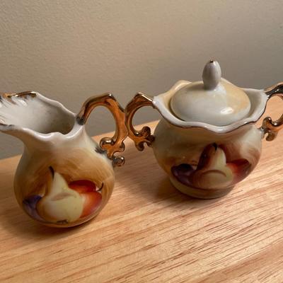 3 Cream and sugar sets