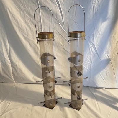 Droll Yankees Thistle Feeders and More (B3-DZ)