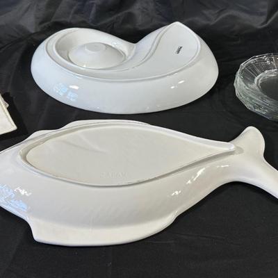 Coastal Kitchen Decor including a Fish & Shell Platers