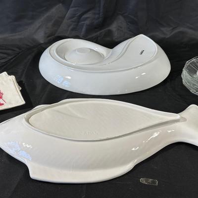 Coastal Kitchen Decor including a Fish & Shell Platers