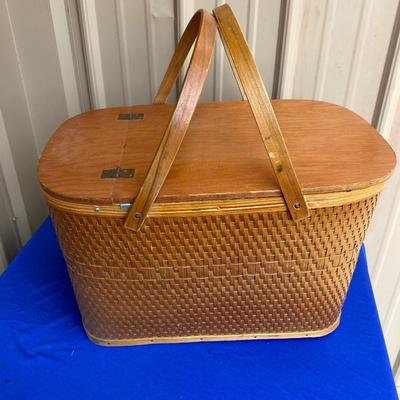 THIS VINTAGE HAWKEYE PICNIC BASKET IS LOOKING FORWARD TO A GOOD OLD FASHIONED PICNIC!