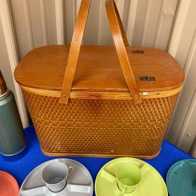 THIS VINTAGE HAWKEYE PICNIC BASKET IS LOOKING FORWARD TO A GOOD OLD FASHIONED PICNIC!