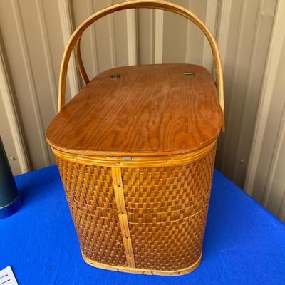 THIS VINTAGE HAWKEYE PICNIC BASKET IS LOOKING FORWARD TO A GOOD OLD FASHIONED PICNIC!