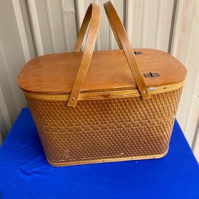 THIS VINTAGE HAWKEYE PICNIC BASKET IS LOOKING FORWARD TO A GOOD OLD FASHIONED PICNIC!