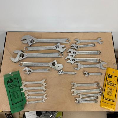 1155 Lot of Crescent Wrenches With Open End Wrench Set & Combination Wrench Set