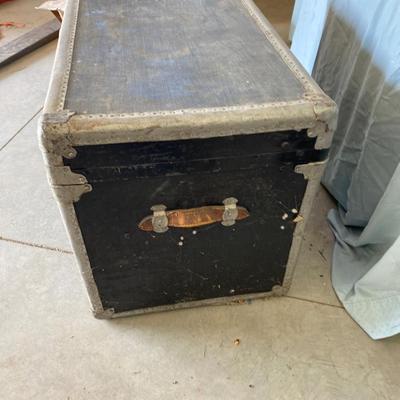LARGE TRUNK WITH A SHELF