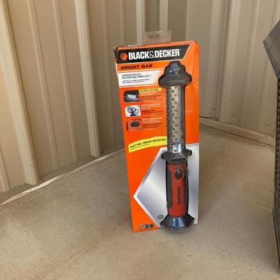BLACK & DECKER BRIGHT BAR RECHARGEABLE WORK LIGHT & STINGER BUG ZAPPER