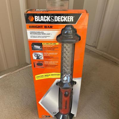 BLACK & DECKER BRIGHT BAR RECHARGEABLE WORK LIGHT & STINGER BUG ZAPPER