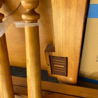 BEAUTIFUL QUEEN SIZE 4 POSTER BED FRAME