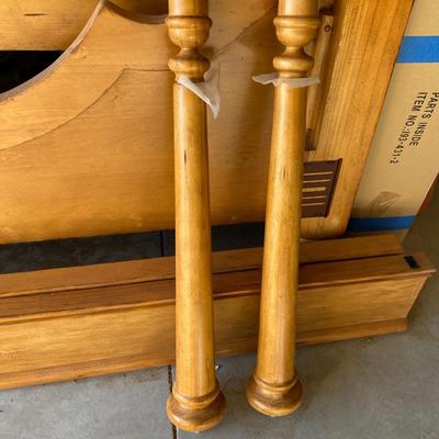 BEAUTIFUL QUEEN SIZE 4 POSTER BED FRAME
