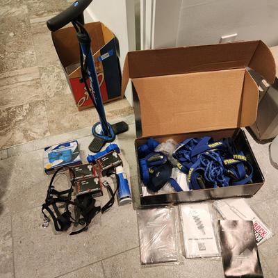 Biking Bicycle Lot Thule Straps Chain Scrubber , Presta Valve Tubes , Park Tool PFP-8 Floor Pump