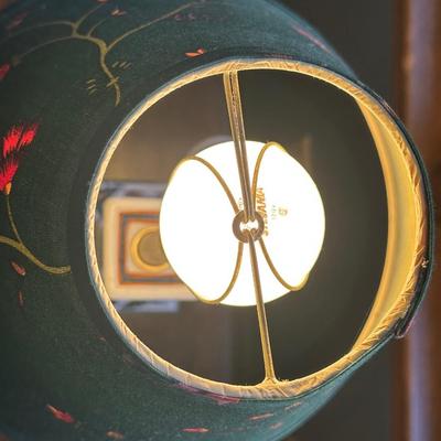 Vintage Floral Patterned Lamp